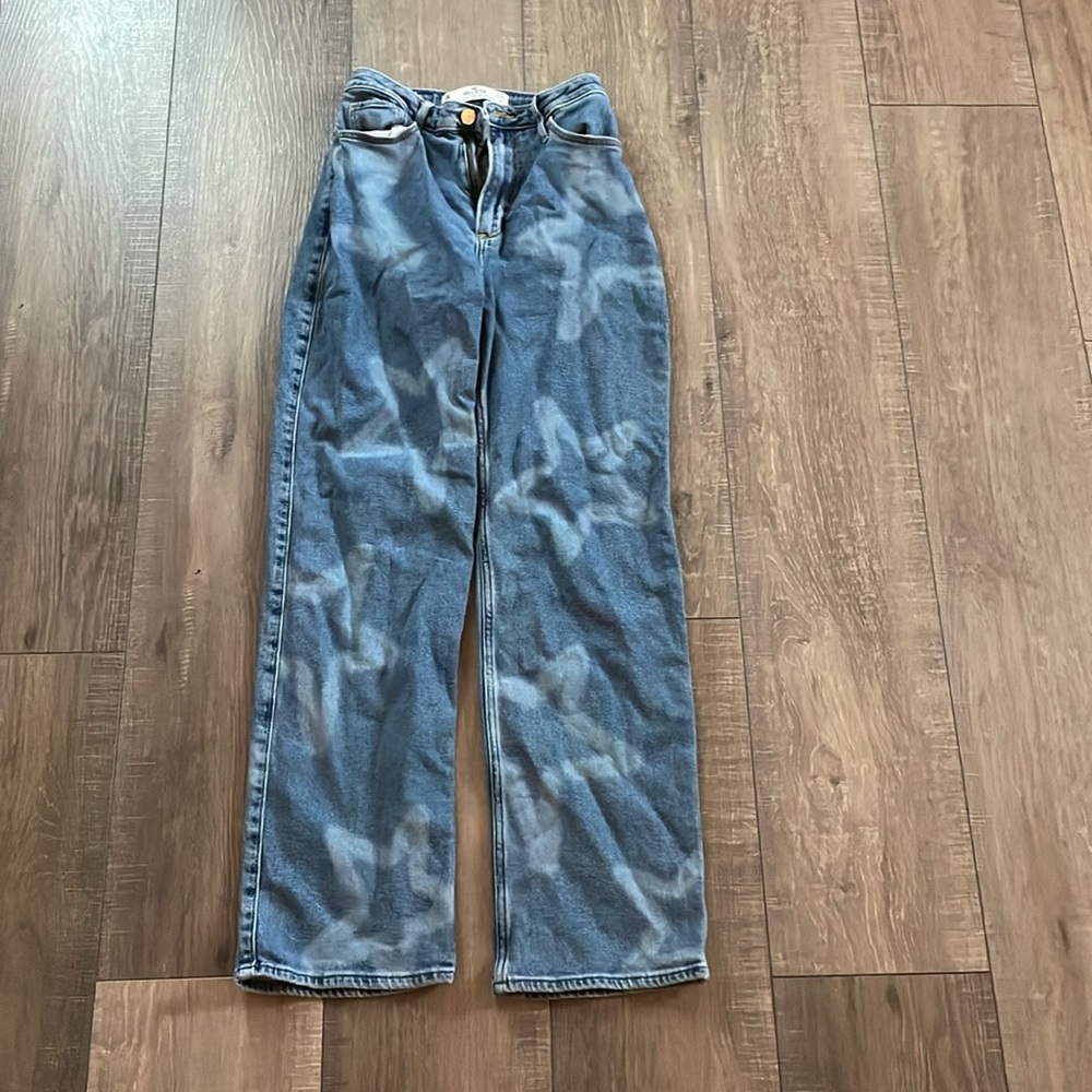 Hollister Curvy Ultra High-Rise Dad Jean w24